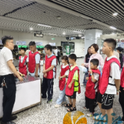 商贸城社区：小小志愿星，温暖地铁行