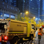 “城管蓝”添彩“国庆红” ——长沙城管多元发力，国庆氛围拉满！