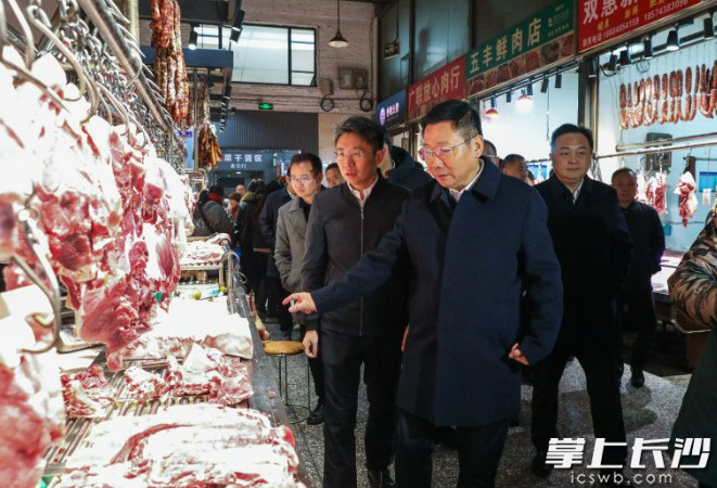 陈博彰检查督导节假日重点景区运行安全、市场保供、公交保畅工作