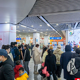 地铁空间上演“冰雪奇缘”，长沙人的冬日浪漫不期而至