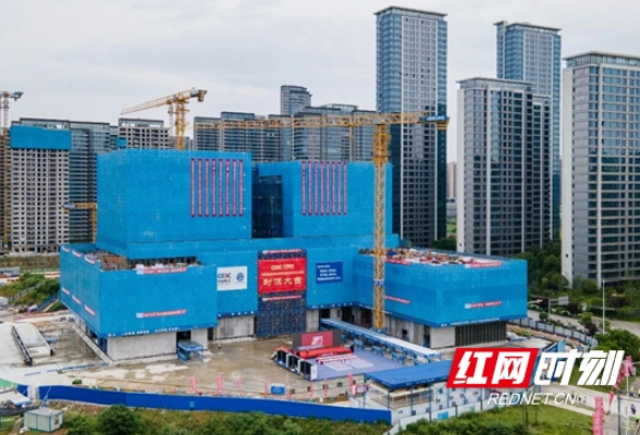 年底竣工交付！中国能建绿色民爆创新发展中心项目封顶