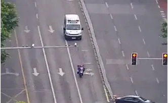 视频丨跟警车走！是最安心的守护 