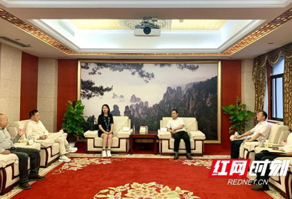 Hunan Overseas Chinese Federation leaders met with UAE Hunan Chamber of Commerce