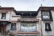 Manor-turned museum tells changes of life in Tibet