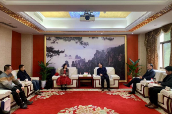 Hunan Overseas Chinese Federation leaders met Danish Hunan Chamber of Commerce