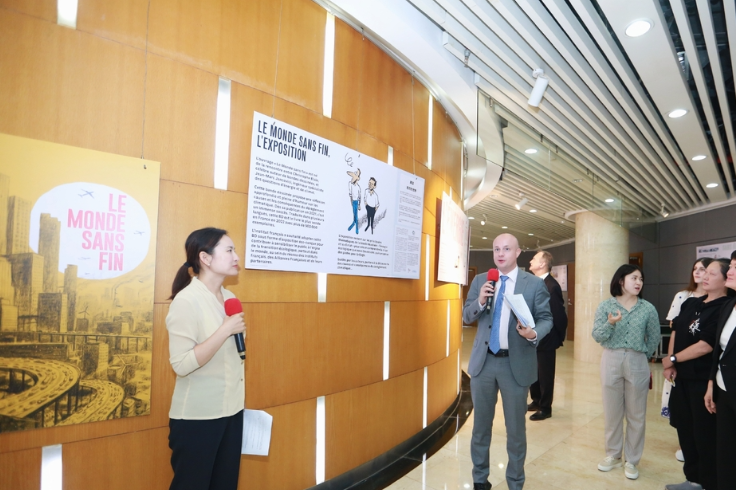 "Endless World" Exhibition Opens at Changsha Library