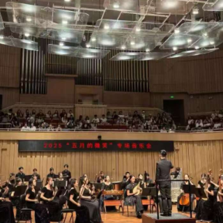 湖南信息学院“五月的微笑”专场音乐会在湘江河畔激情唱响