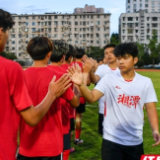 图集｜“湘超”足球热身赛：娄底队点球决战击败湘潭队