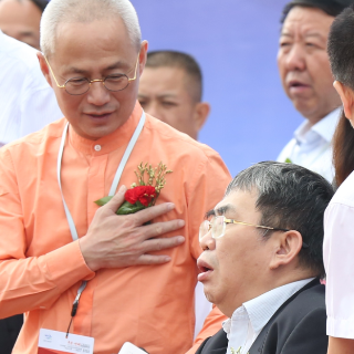 叶文智：明月何曾是两乡