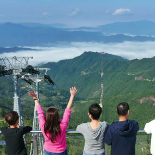 乘缆车穿云海、看油菜花海 清明假期雪峰山“云端踏青”火了
