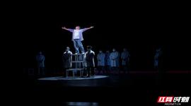雅韵三湘丨“有深度、有温度！”话剧《沧浪之水》福安热演