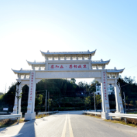 大湖之南|驻村干部下田头 山乡巨变有盼头