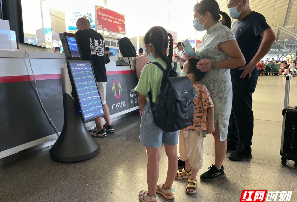 湖南18个高铁站到发总人数破2000万，超2019年同期