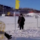 各地群众参与冰雪运动热情高涨 尽享冰雪乐趣
