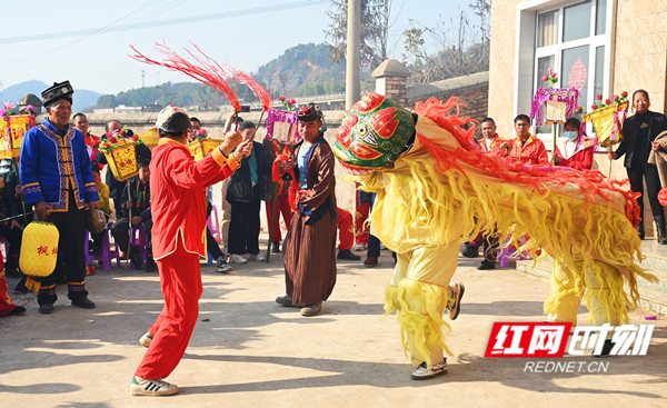 新春走基层丨涟源：非遗过大年 枫坪傩狮闹新春