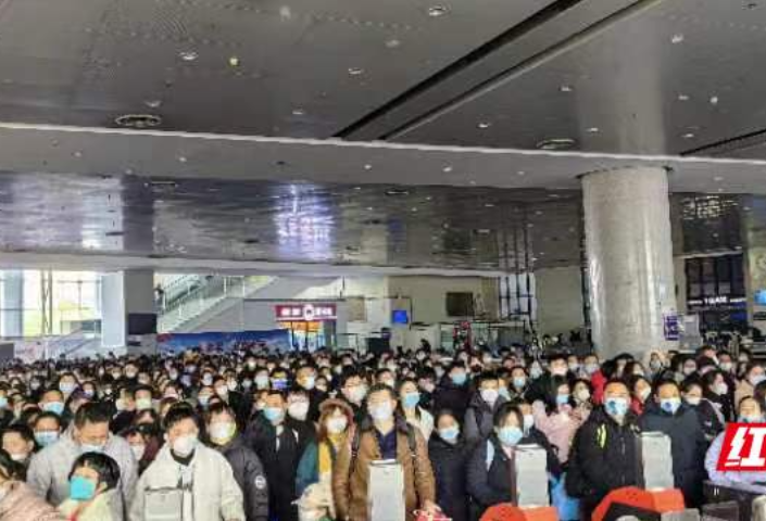 岳阳东站单日发送旅客3.14万次，打破历史纪录