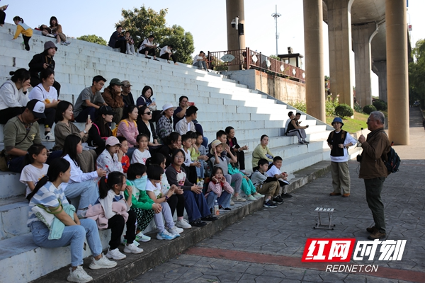 长沙博物馆组织市民寻访“湘江大桥” 分享大桥记忆