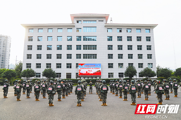 比赛场上火力全开 武警湘西支队群众性练兵比武上演巅峰对决