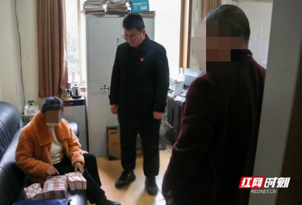 一笔迟到7年的欠款，法院帮她“要”回来了！