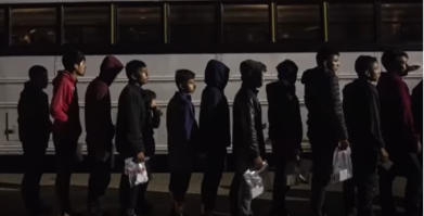 美媒:美国非法雇童工现象日益泛滥 童工法却进一步放宽