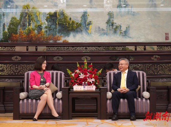 沈晓明会见美国中华医学基金会高级代表团