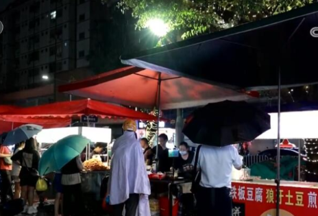 合理布局、有序监管 小摊经济火爆激发消费活力