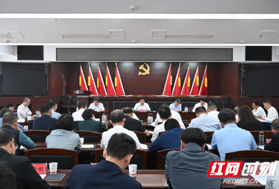 隋忠诚受中共湖南省委委托向党外人士通报中共湖南省委十二届七次全会精神