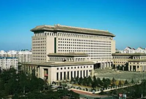 国防部就加拿大军舰过航台湾海峡并炒作答记者问