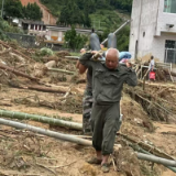 抗洪抢险当前 资兴水利人逆行而上