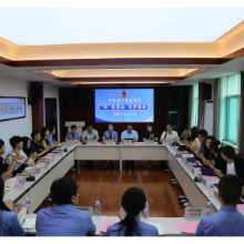 “典”亮生活 守护美好 ——华容县人民检察院开展检察开放日活动