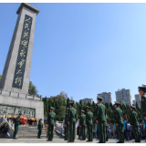 武警岳阳支队携对口帮建小学师生将盛世图景送抵开国将军故里