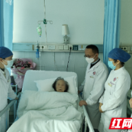 九旬老人剧烈腹痛，原是胃“跑偏”到了胸腔