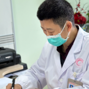百花丛中当绿叶 孕妈群里是男神