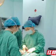 45岁高龄初产孕妈顺利产下双胞胎