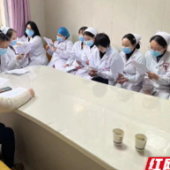 张家界:举办心理健康培训 呵护妇产科医护心灵