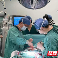 全国首例 中南大学湘雅医院完成白塞病患者植入主动脉免缝合生物心脏瓣膜
