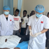 援非日记 | 中国援塞拉利昂医疗队开展骨髓细胞学诊断技术