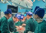 车把撞腹致胰腺断裂 3小时“豆腐芯上绣花”抢回10岁女童生命