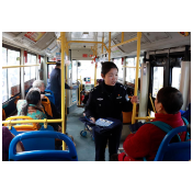 麻阳反诈主题公交发车 防骗知识“随车而行”