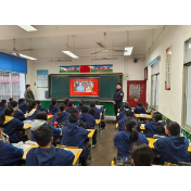 湘潭县公安局石潭派出所进校园开展"开学法治第一课"活动