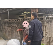 保靖公安:寒风中的暖心守护,徒步两小时助高龄老人寻亲