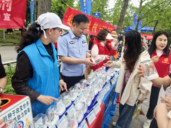 图片2.png 图片2.png