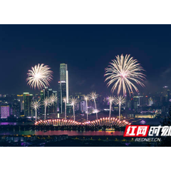 “一半人在看世界杯，一半人在聊长沙旅游”，顶流之城！