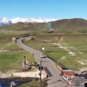 小羊也有“大巴”坐 新疆60余万只牲畜转场工作进入尾声