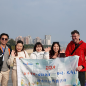 【2024打卡中国】外国网红打卡珠海情侣路 感受浪漫风情