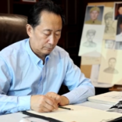 “神笔警探”为百余名革命烈士免费画像 让英雄跨越时空与亲人“团聚”