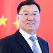 驻美大使：应该担心的不是中国经济会不会“崩溃”，而是这些