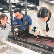 京港修复师携手 珍贵文物重现光华