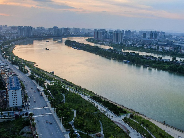 唐浩明：旧日烟火有余温