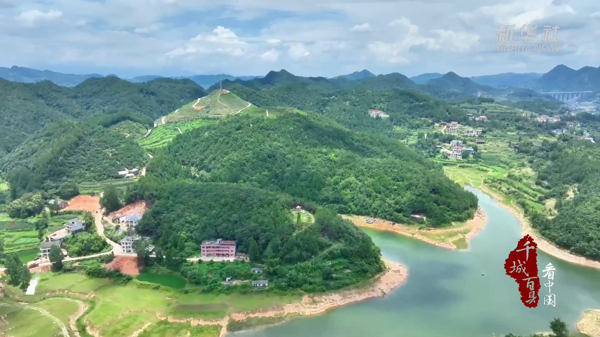 新化：白桃丰收采摘忙